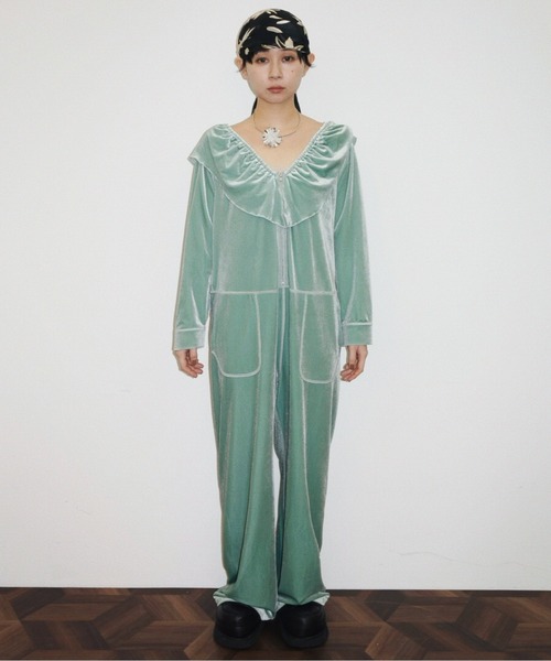 musubore(ムスボレ)の「velours frill rompers / ベロアフリルロンパース(つなぎ/オールインワン・レディース・グリーン/パープル/ブラック・1/0)」の6枚目の写真