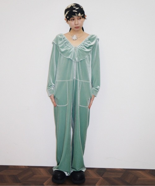 musubore(ムスボレ)の「velours frill rompers / ベロアフリルロンパース(つなぎ/オールインワン・レディース・グリーン/パープル/ブラック・1/0)」の9枚目の写真