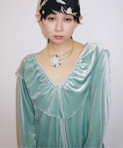 musubore(ムスボレ)の「velours frill rompers / ベロアフリルロンパース(つなぎ/オールインワン・レディース・グリーン/パープル/ブラック・1/0)」の10枚目の写真