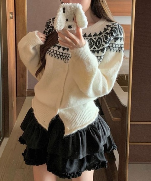 LADY LIKE（レディライク）の「ノルデック柄裾ドロストバイカラー丸首カーディガン（カーディガン/ボレロ・レディース・アイボリー/グレー/モカ・M）」の4枚目の写真