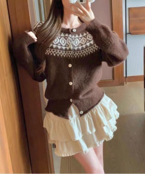 LADY LIKE（レディライク）の「ノルデック柄裾ドロストバイカラー丸首カーディガン（カーディガン/ボレロ・レディース・アイボリー/グレー/モカ・M）」の8枚目の写真