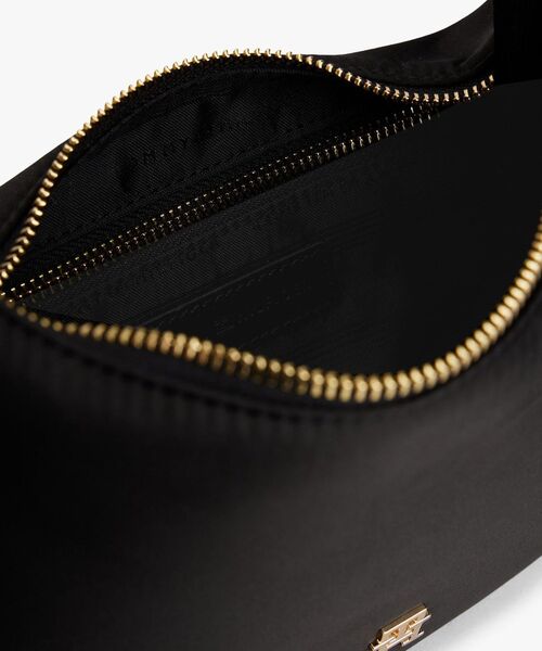 TOMMY HILFIGER（トミーヒルフィガー）の「ブライトブレスレットホーボーサテンバッグ（ショルダーバッグ・レディース・ブラック・FREE）」の4枚目の写真