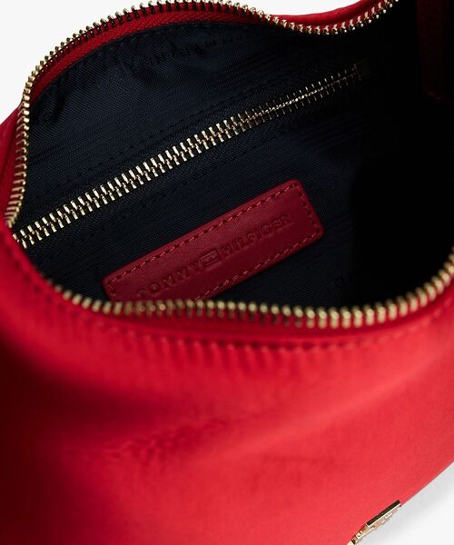 TOMMY HILFIGER（トミーヒルフィガー）の「ブライトブレスレットホーボーサテンバッグ（ショルダーバッグ・レディース・ブラック・FREE）」の8枚目の写真