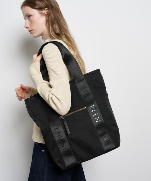 LANVIN en Bleu（ランバンオンブルー）の「ロゴテープ2wayリュック（バックパック/リュック・レディース・ベージュ/ブラック・FREE）」の2枚目の写真