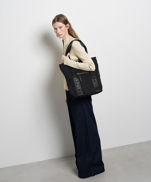 LANVIN en Bleu（ランバンオンブルー）の「ロゴテープ2wayリュック（バックパック/リュック・レディース・ベージュ/ブラック・FREE）」の14枚目の写真