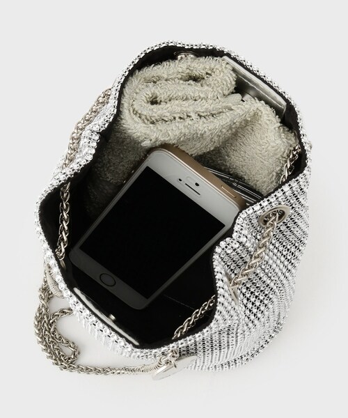 OPAQUE.CLIP（オペークドットクリップ）の「ラインストーン調シャイニー巾着ミニショルダーバッグ【2WAY】（ショルダーバッグ・レディース・ホワイト系3・00）」の10枚目の写真