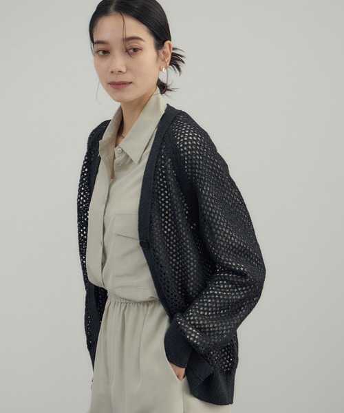 SALON adam et rope'（サロン アダム エ ロペ）の「ペーパーヤーンメッシュカーディガン（カーディガン/ボレロ・レディース・オフホワイト/ブラック/グリーン系その他・FREE）」の9枚目の写真