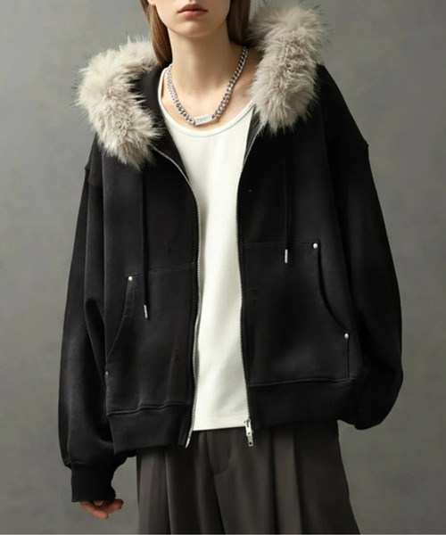 ELLUV（エルブ）の「【ELLUV/エルヴ】ヴィンテージフェード＆ダメージ加工 ボリュームフードファーショートジップアップパーカー（パーカー・メンズ・ブラック/ブラック系その他・S/M/L）」の6枚目の写真