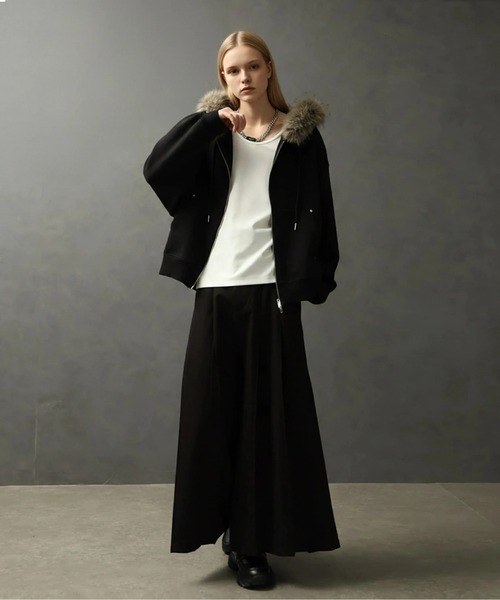 ELLUV（エルブ）の「【ELLUV/エルヴ】ヴィンテージフェード＆ダメージ加工 ボリュームフードファーショートジップアップパーカー（パーカー・メンズ・ブラック/ブラック系その他・S/M/L）」の17枚目の写真