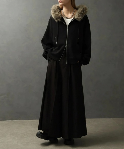 ELLUV（エルブ）の「【ELLUV/エルヴ】ヴィンテージフェード＆ダメージ加工 ボリュームフードファーショートジップアップパーカー（パーカー・メンズ・ブラック/ブラック系その他・S/M/L）」の18枚目の写真