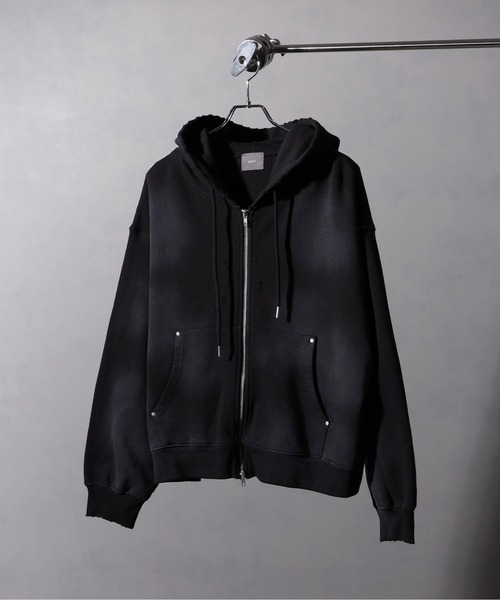 ELLUV（エルブ）の「【ELLUV/エルヴ】ヴィンテージフェード＆ダメージ加工 ボリュームフードファーショートジップアップパーカー（パーカー・メンズ・ブラック/ブラック系その他・S/M/L）」の4枚目の写真