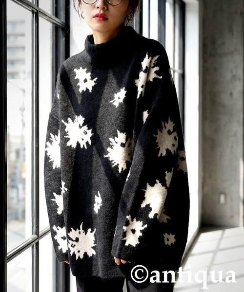 antiqua(アンティカ)の「花柄 ニット トップス(ニット/セーター・レディース・グレー/ブラック・ONESIZE)」の1枚目の写真
