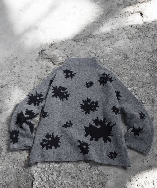 antiqua(アンティカ)の「花柄 ニット トップス(ニット/セーター・レディース・グレー/ブラック・ONESIZE)」の15枚目の写真