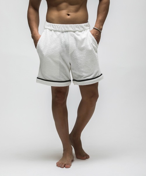 VANQUISH（ヴァンキッシュ）の「VANQUISH / ヴァンキッシュ パイルショーツ（その他パンツ・メンズ・ホワイト/ブラック・L/M）」の2枚目の写真