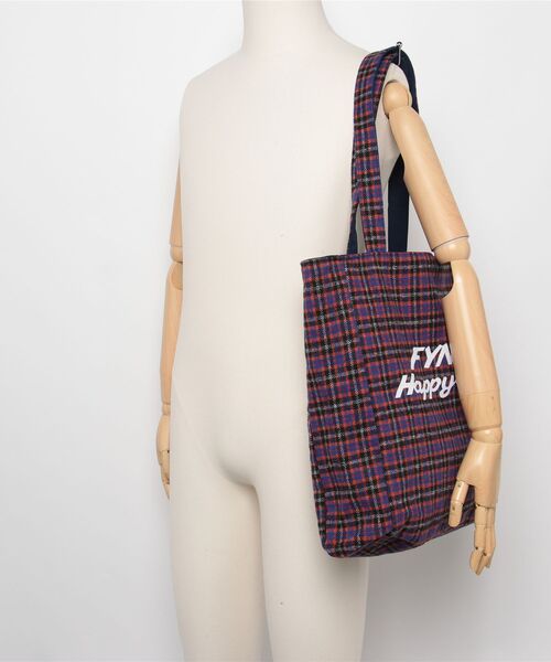 LYEON(リヨン)の「【A4対応】ロゴ刺繍コーデュロイ×チェックリバーシブルトートバッグ(トートバッグ・レディース・ピンク/ブラウン/ネイビー・FREE)」の14枚目の写真