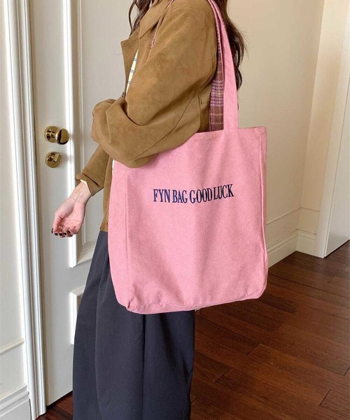 LYEON(リヨン)の「【A4対応】ロゴ刺繍コーデュロイ×チェックリバーシブルトートバッグ(トートバッグ・レディース・ピンク/ブラウン/ネイビー・FREE)」の5枚目の写真