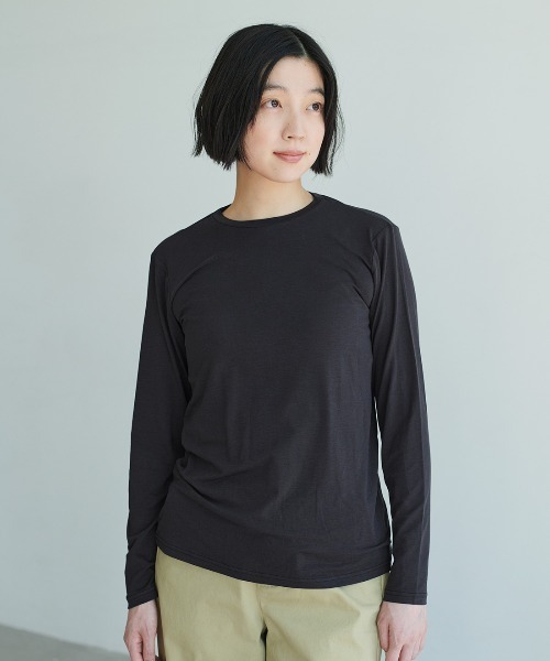 THREE FIFTY STANDARD(スリーフィフティースタンダード)の「THREE FIFTY STANDARD さらっとした肌ざわりのウール混Tシャツ(Tシャツ/カットソー・レディース・オフホワイト/杢グレー/ブラック・L/M)」の1枚目の写真