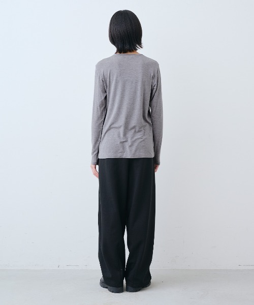 THREE FIFTY STANDARD(スリーフィフティースタンダード)の「THREE FIFTY STANDARD さらっとした肌ざわりのウール混Tシャツ(Tシャツ/カットソー・レディース・オフホワイト/杢グレー/ブラック・L/M)」の4枚目の写真