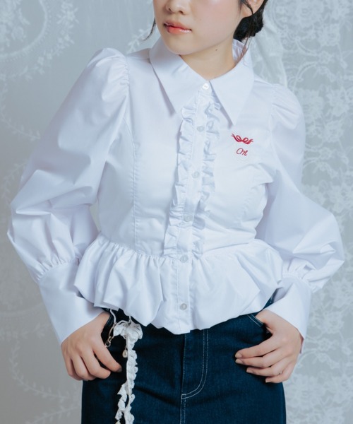 フリル刺繍ペプラムバルーンシャツ / Frilled embroidered papalamb