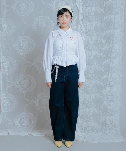 フリル刺繍ペプラムバルーンシャツ / Frilled embroidered papalamb