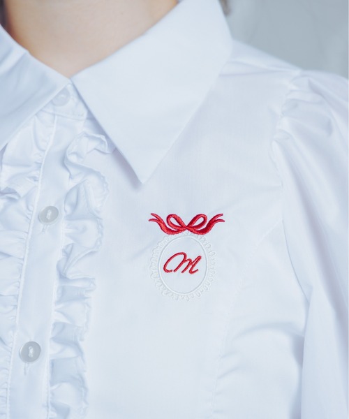 フリル刺繍ペプラムバルーンシャツ / Frilled embroidered papalamb