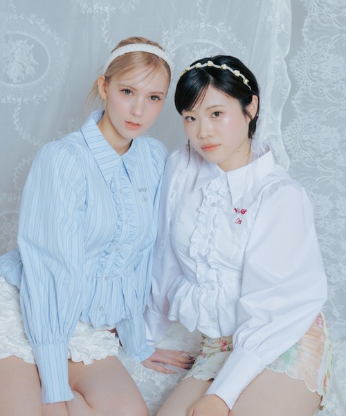 フリル刺繍ペプラムバルーンシャツ / Frilled embroidered papalamb