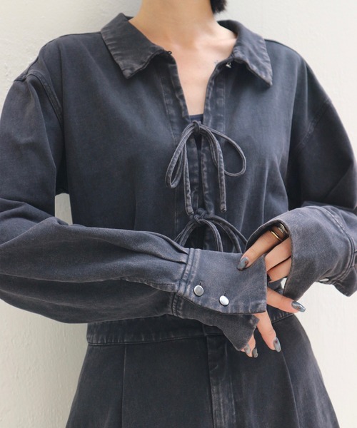 Ameri（アメリ）の「2WAY RIBBON CUT ROMPERS（Tシャツ/カットソー・レディース・スミクロ/ブラウン・X-SMALL/SMALL/MEDIUM）」の4枚目の写真