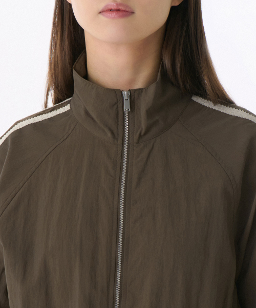 MUSINSA STANDARD WOMAN（ムシンサスタンダードウーマン）の「ウィメンズレーストラックジャケット[ブラウン]（ナイロンジャケット・レディース・その他・M/L/S）」の10枚目の写真