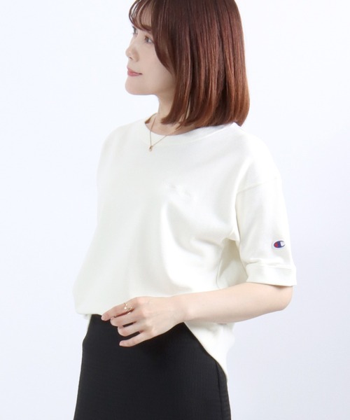 Champion(チャンピオン)の「Champion(チャンピオン)半袖スウェットトレーナー/裏毛 クルーネック ショートスリーブ(スウェット・レディース・ネイビー/ブラック/レッド系/オフホワイト/アッシュグレー・M/L)」の2枚目の写真