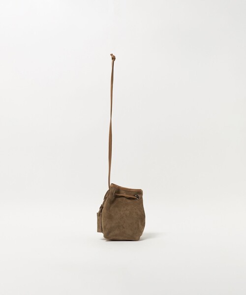 BEAUTY&YOUTH UNITED ARROWS（ビューティーアンドユースユナイテッドアローズ）の「＜LA UNIQA＞スエード 巾着 バッグ（ハンドバッグ・メンズ・ベージュ・FREE）」の4枚目の写真