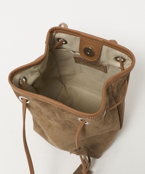 BEAUTY&YOUTH UNITED ARROWS（ビューティーアンドユースユナイテッドアローズ）の「＜LA UNIQA＞スエード 巾着 バッグ（ハンドバッグ・メンズ・ベージュ・FREE）」の10枚目の写真