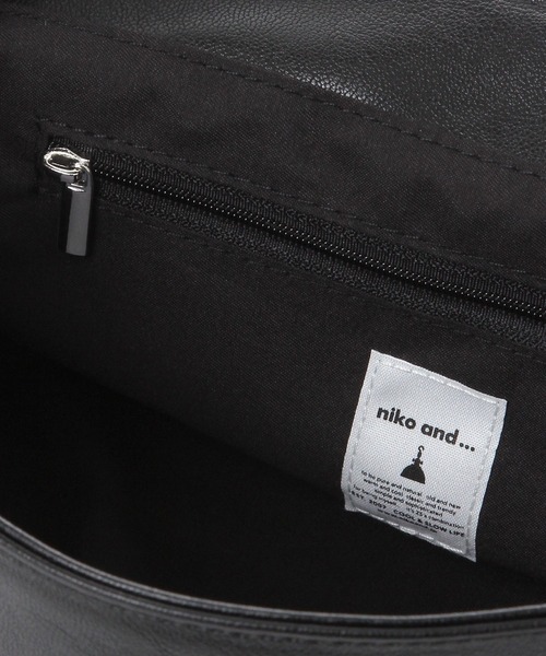 niko and...（ニコアンド）の「オリジナル2WAYテープショルダーバッグ（ショルダーバッグ・レディース・ブラック/ダークブラウン・0）」の16枚目の写真