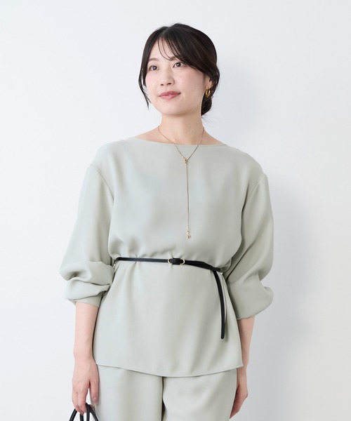 MICA&DEAL(マイカ&ディール)の「シルキーボートネックブラウス〈セットアップ対応〉(シャツ/ブラウス・レディース・ベージュ/ミント/ネイビー・FREE)」の13枚目の写真