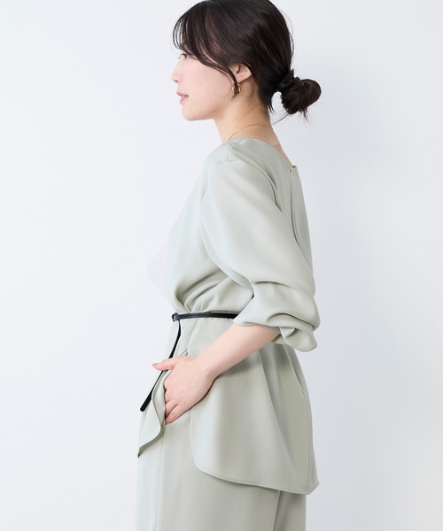 MICA&DEAL(マイカ&ディール)の「シルキーボートネックブラウス〈セットアップ対応〉(シャツ/ブラウス・レディース・ベージュ/ミント/ネイビー・FREE)」の15枚目の写真