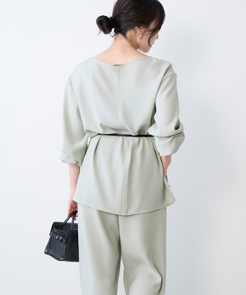 MICA&DEAL(マイカ&ディール)の「シルキーボートネックブラウス〈セットアップ対応〉(シャツ/ブラウス・レディース・ベージュ/ミント/ネイビー・FREE)」の18枚目の写真