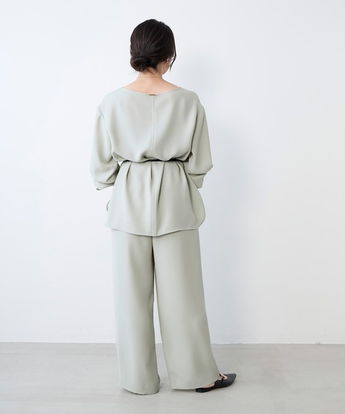 MICA&DEAL(マイカ&ディール)の「シルキーボートネックブラウス〈セットアップ対応〉(シャツ/ブラウス・レディース・ベージュ/ミント/ネイビー・FREE)」の22枚目の写真