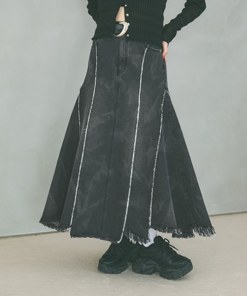 PAGEBOY(ページボーイ)の「フリンジラインデニムスカート(デニムスカート・レディース・ブラック/ブルー・FREE)」の22枚目の写真