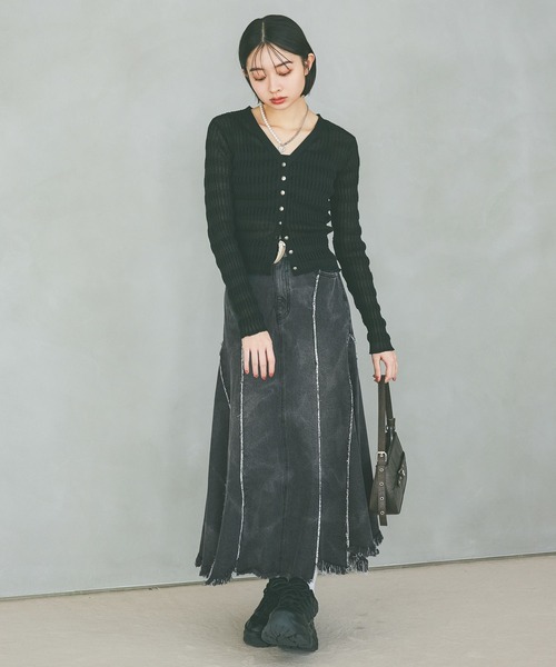 PAGEBOY(ページボーイ)の「フリンジラインデニムスカート(デニムスカート・レディース・ブラック/ブルー・FREE)」の18枚目の写真