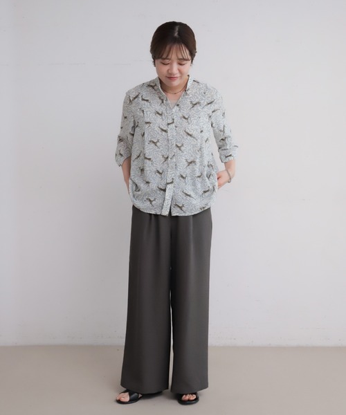 NOMBRE IMPAIR（ノンブルアンペール）の「バンビプリント　比翼スタンドネックブラウス（シャツ/ブラウス・レディース・グリーン/ブルー・FREE）」の3枚目の写真