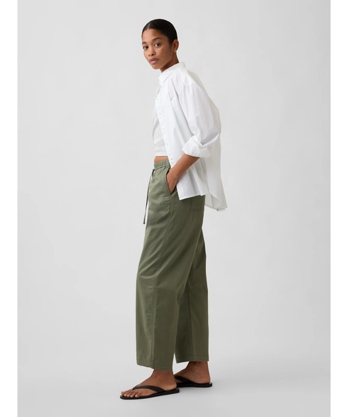 GAP(ギャップ)の「ハイライズ イージーウエスト バレルカーキパンツ(その他パンツ・レディース・ベージュ/オリーブ/ブラック/ピンク・XXS/L/M/S/XS)」の9枚目の写真