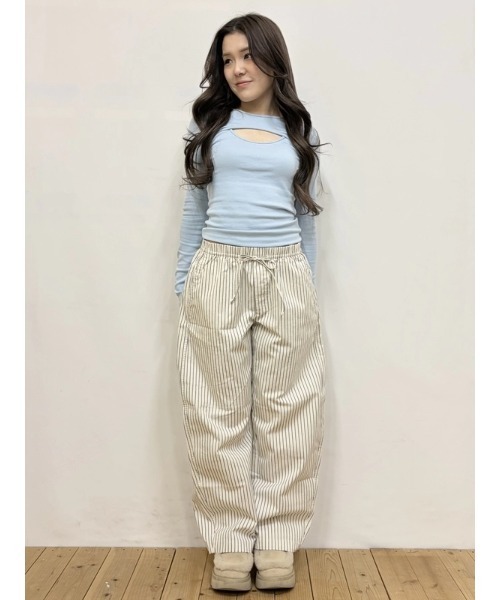 GAP(ギャップ)の「ハイライズ イージーウエスト バレルカーキパンツ(その他パンツ・レディース・ベージュ/オリーブ/ブラック/ピンク・XXS/L/M/S/XS)」の15枚目の写真