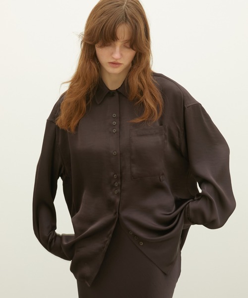 LA PEAU DE GEM（ラポドゥジェム）の「【LA PEAU DE GEM】2way satin wrap shirt/2wayサテンラップシャツ（シャツ/ブラウス・レディース・ブラック/アイボリー/ブラウン・FREE）」の3枚目の写真