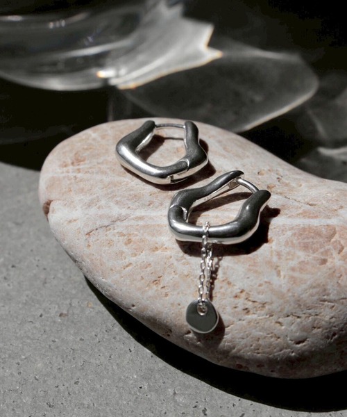 norme(ノーム)の「【SILVER925】ノーム タグ ピアス (ラウンド タイプ) / norme tag pierce (Round type)(ピアス(両耳用)・レディース・シルバー・FREE)」の3枚目の写真
