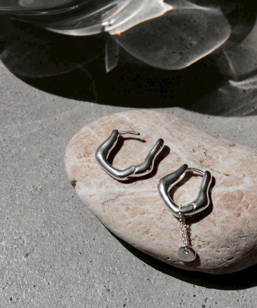 norme(ノーム)の「【SILVER925】ノーム タグ ピアス (ラウンド タイプ) / norme tag pierce (Round type)(ピアス(両耳用)・レディース・シルバー・FREE)」の4枚目の写真