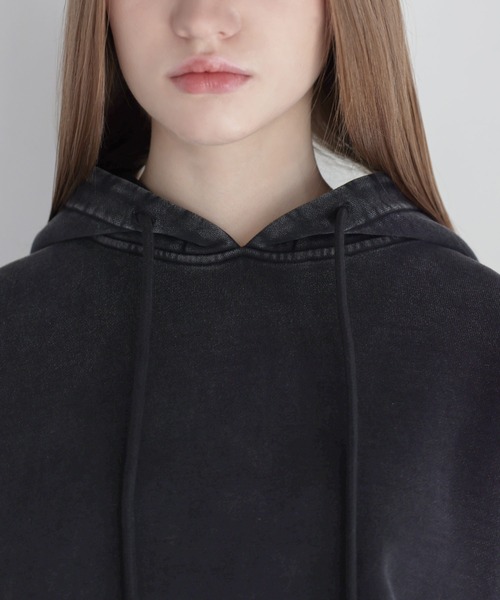 LILL（リル）の「ルーズシルエットヘビーウェイトフェイクレイヤードボリュームスリーブパーカー（パーカー・メンズ・ブラック/ブラック系・M/S/XL/L）」の14枚目の写真