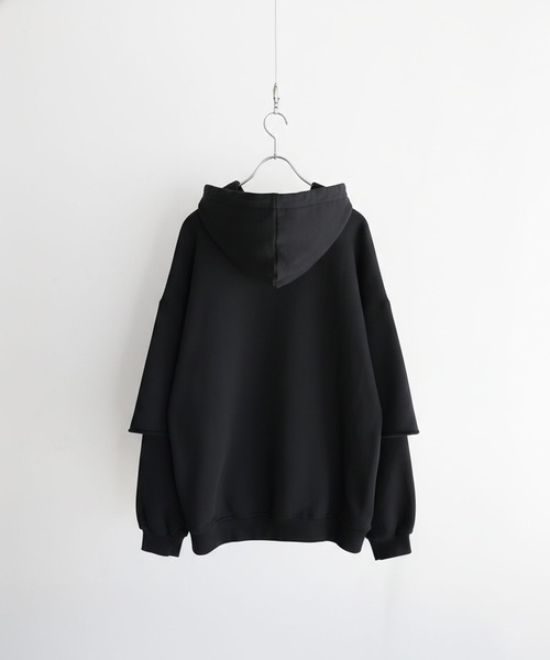 LILL（リル）の「ルーズシルエットヘビーウェイトフェイクレイヤードボリュームスリーブパーカー（パーカー・メンズ・ブラック/ブラック系・M/S/XL/L）」の7枚目の写真