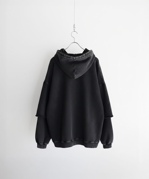 LILL（リル）の「ルーズシルエットヘビーウェイトフェイクレイヤードボリュームスリーブパーカー（パーカー・メンズ・ブラック/ブラック系・M/S/XL/L）」の9枚目の写真