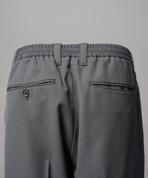 MAISON SPECIAL(メゾンスペシャル)の「《UNISEX》Tricker Twill One-tuck Tapered Slacks/トリッカーツイルワンタックテーパードスラックス【MAISON SPECIAL/メゾンスペシャル】■セットアップ対応■(スラックス・メンズ・グレイッシュベージュ/ブラック/チャコールグレー/ブラウン・2/1/0)」の17枚目の写真