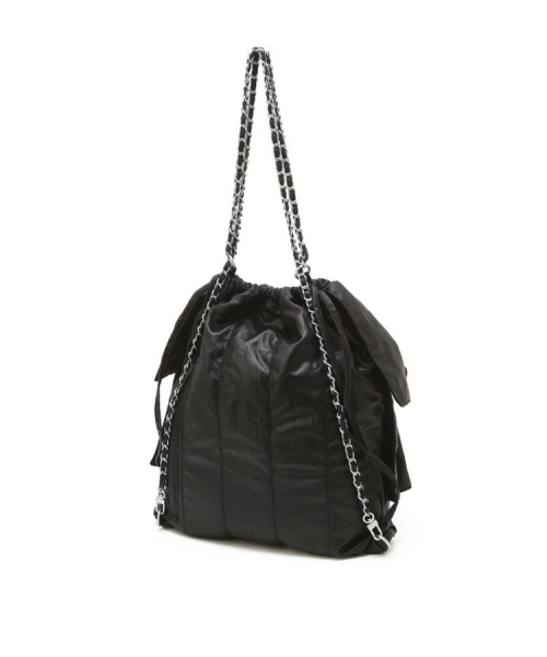 athe（アテ）の「[FRILL] ブラックデュプスキンフリルチェーンバックパック兼ショルダーバッグ M AABA6F716BK（ショルダーバッグ・レディース・ブラック・FREE）」の4枚目の写真