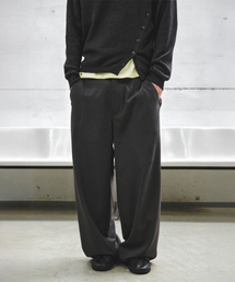 INTEMPOMOOD（インテンポムード）の「オフセットラインワイドスラックス_チャコール（スラックス）」